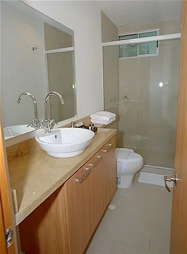 Travelers Orange Cartagena Aparthotel