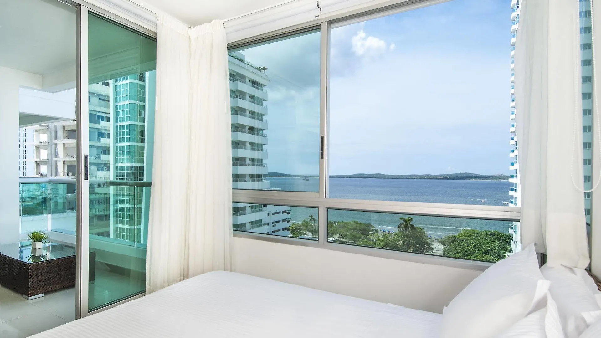 Travelers Orange Cartagena Aparthotel