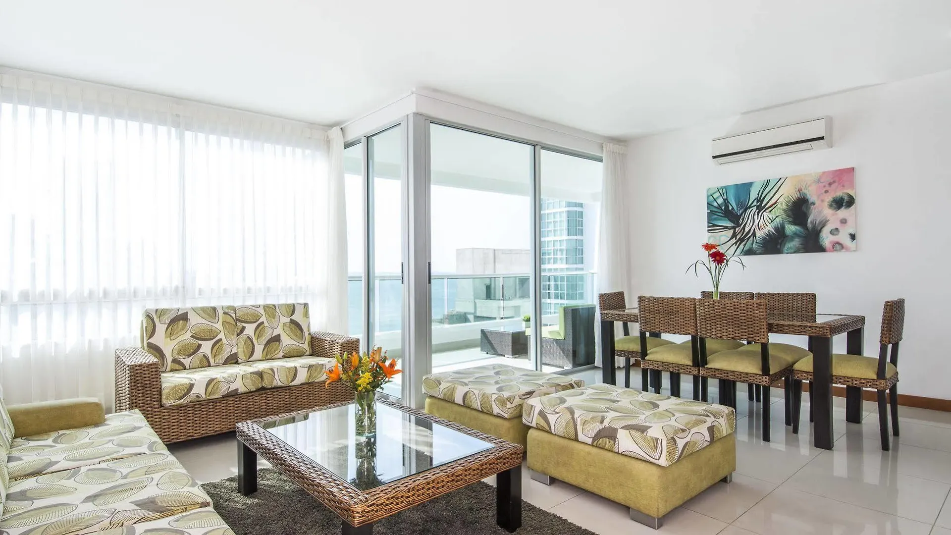 Travelers Orange Cartagena Aparthotel
