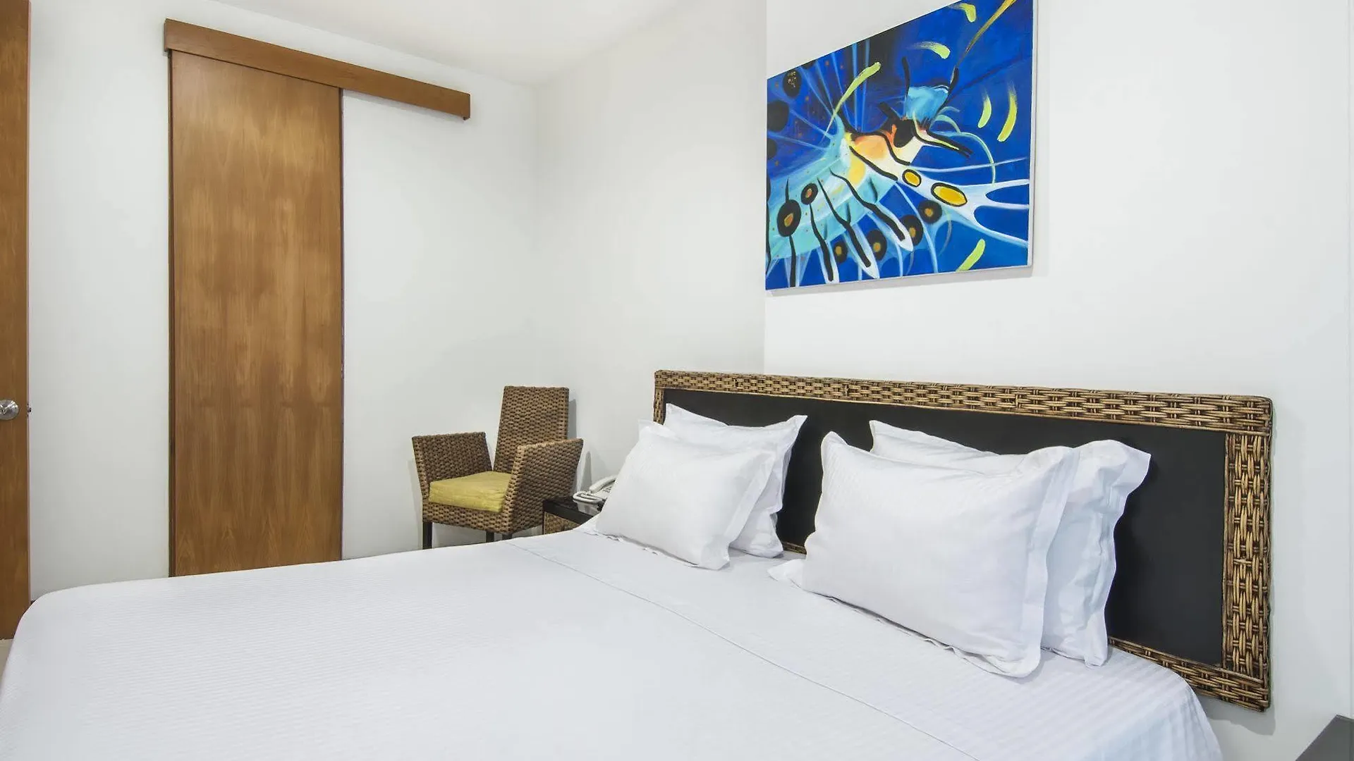 Travelers Orange Cartagena Aparthotel Colombia