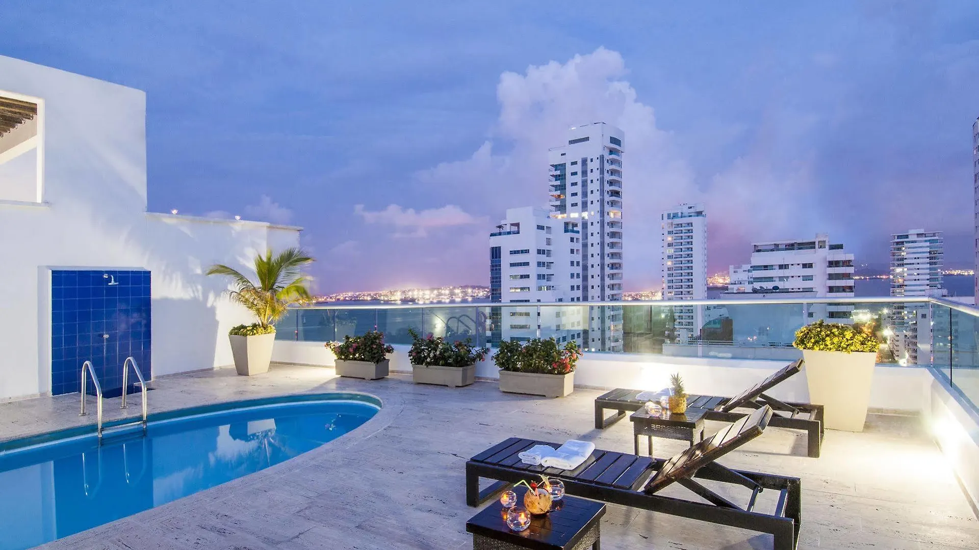 Travelers Orange Cartagena Aparthotel